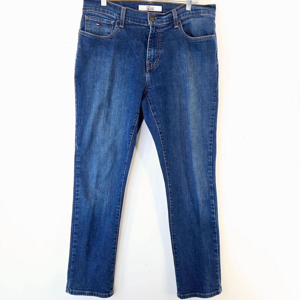 Tommy Hilfiger Men's Classic Straight Leg Denim Jeans 33/30 Medium Wash Casual